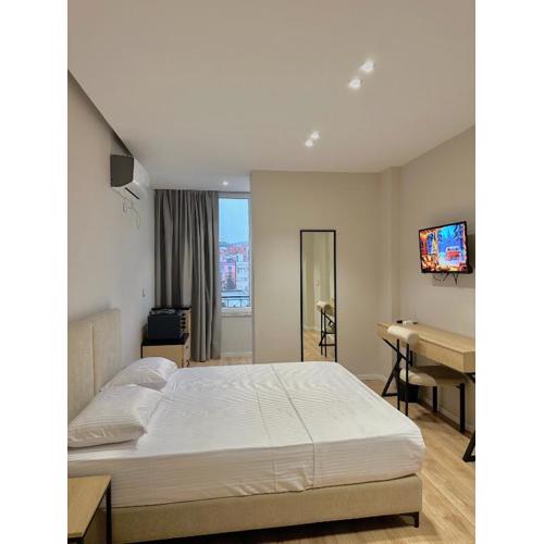 Blloku Area Studio Apartment