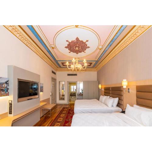 Blue Gilroy Hotel