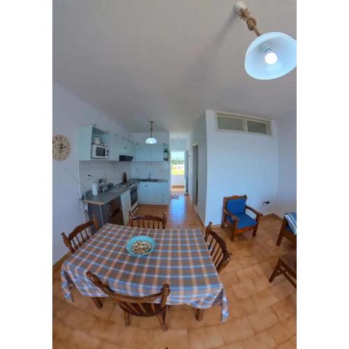 Blue House Beach Apartment - Sleeps 4 & Balcony