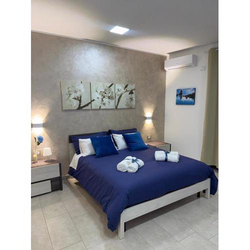 BLUE HOUSE Catania - Cozy B&B Near the Sea and Historic Center - Sicily