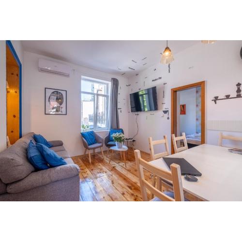 Blue house Sofia Top Center 3BDR family & friends