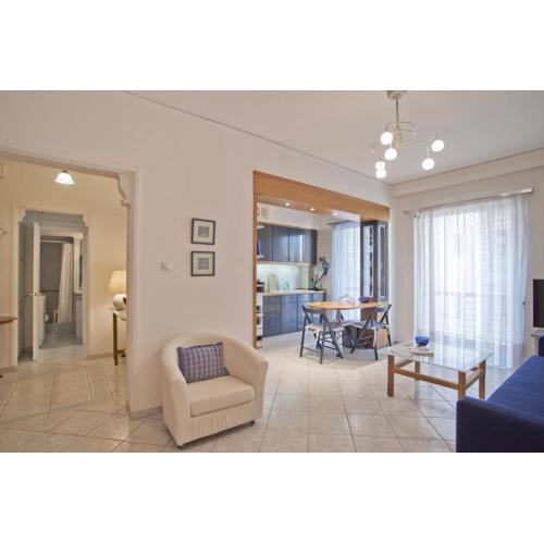 Blue Nest Elegant Reno Fully Equipt Apt near Metro
