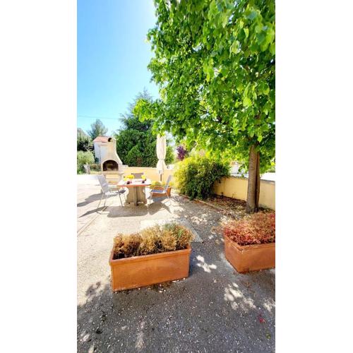Blue Stone-with Parking, Terrace And Bbq