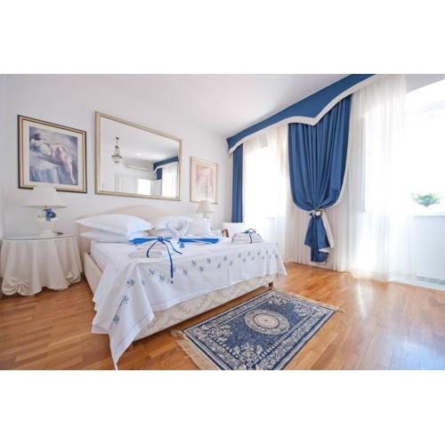 Blue Studio Apartment next to the beach