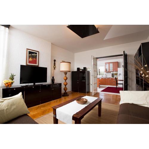 Blue View Apartment