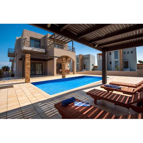 Blue Wave Villa - road view
