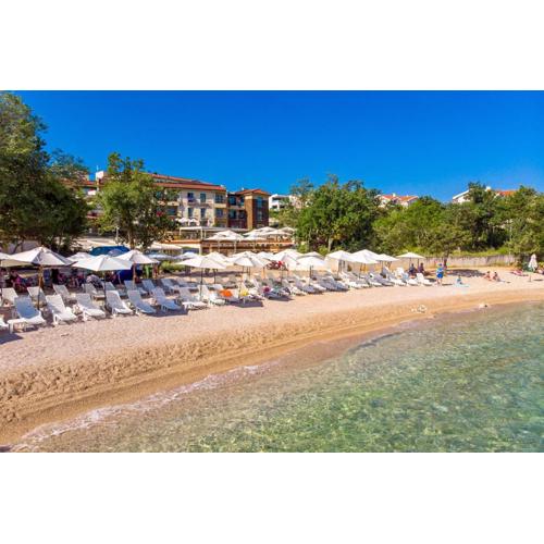 Blue Waves Resort