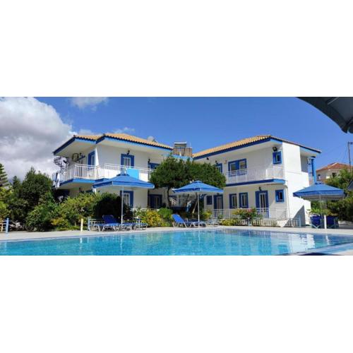 Blue White Apartments - Kefallonia Poolside Retreats