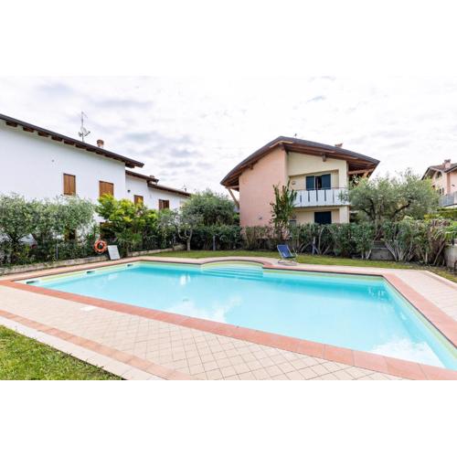 Bluemoon -luminoso apt con piscina