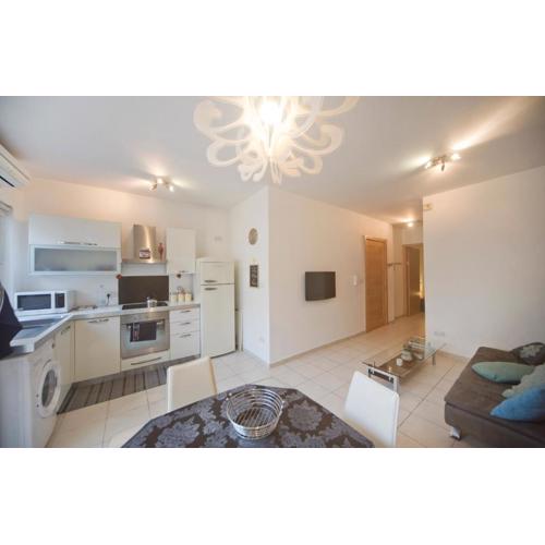 BM1 - Blue Marine Apartment