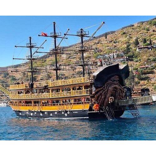 Boat tour with lunch in Alanya 4 hours trip