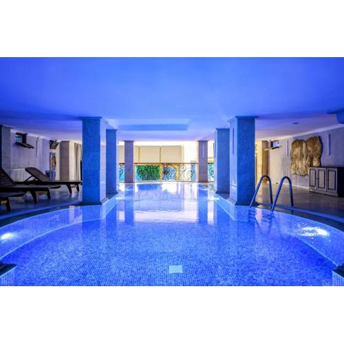 Boğaz Manzaralı Havuzlu Lüks Villa
