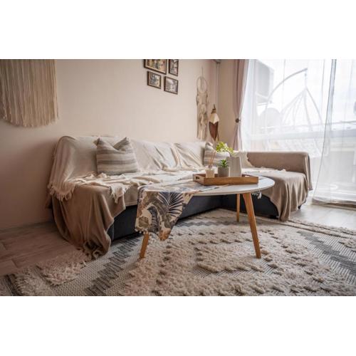 Boho Apartment Plovdiv with Private Parking Space