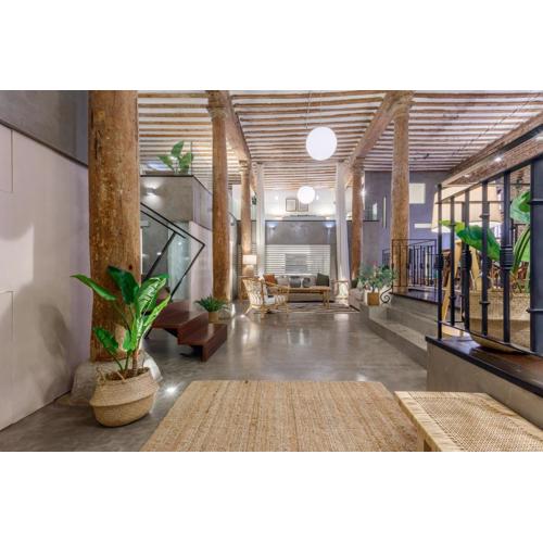Boho-Chic Loft in a Legendary 17th-Century \