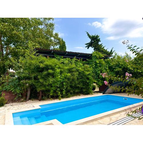 Bokalu with private pool