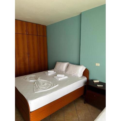 Boni Apartments