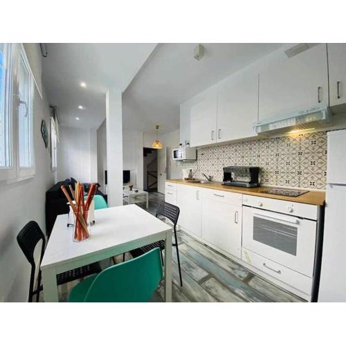Bonito apartamento en 2º línea de playa & parking