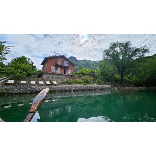 Borealis Guest House