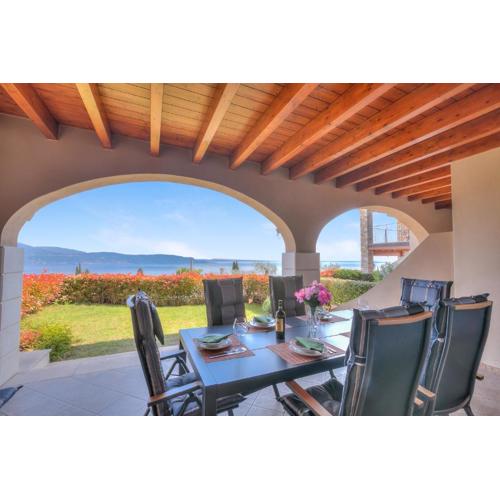 Borgo Belvedere-lake view & shared pool - Happy Rentals