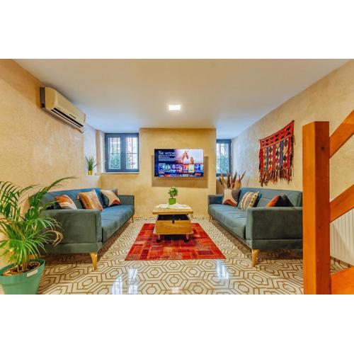 Bossy Apartment 2