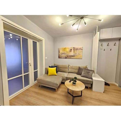 Boulevard apt close to Center