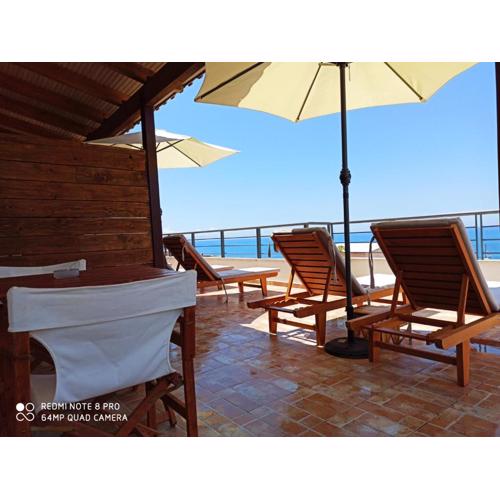 Bourbos Summer Rooms