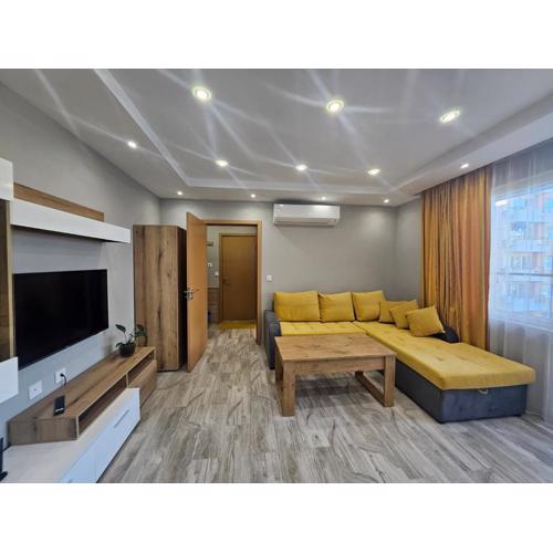 Boutique apartment yellow 1
