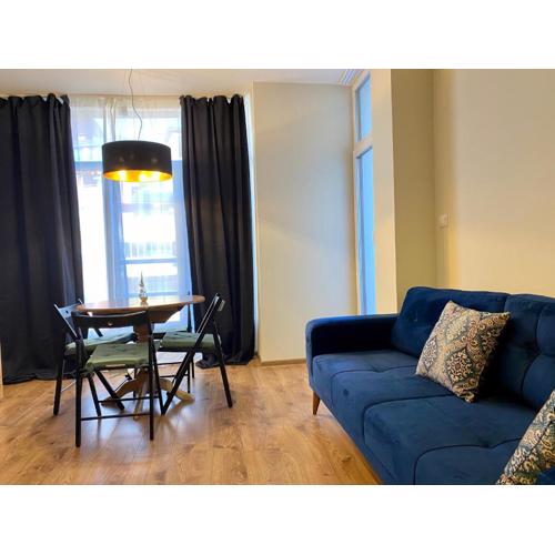 Boutique Magenta Gold Apartment