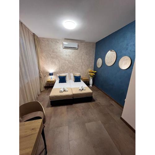 BoxRoom1