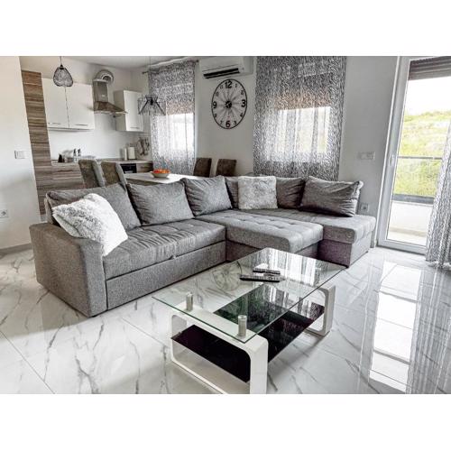 Brand New 2 Bed, 1 Bath Condo