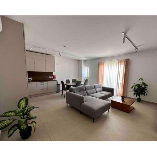 Brand New 2-bedroom Apartment - Excellent location