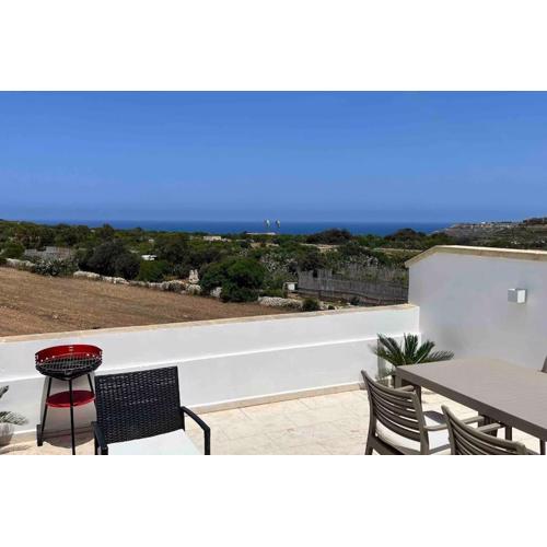 Brand new 3-level sea view apartment near beach