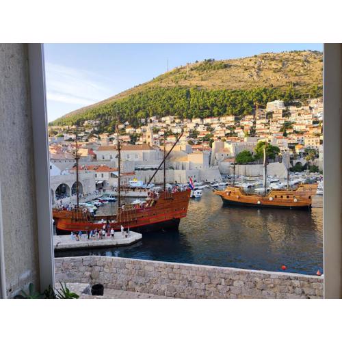 BRAND NEW apartment with Old Port view- Mala Vrata