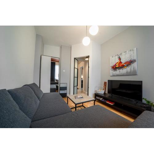 Brand New Central Apartment