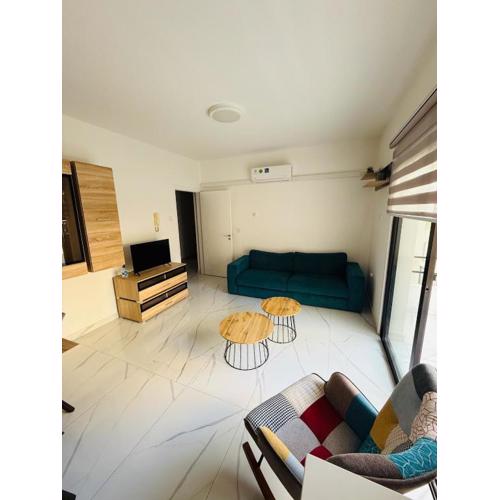 Brand new, Finikoudes area