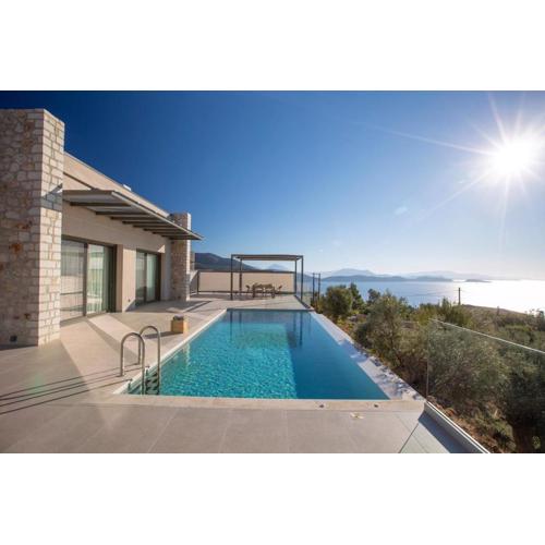 Brand new High-end villa Solar