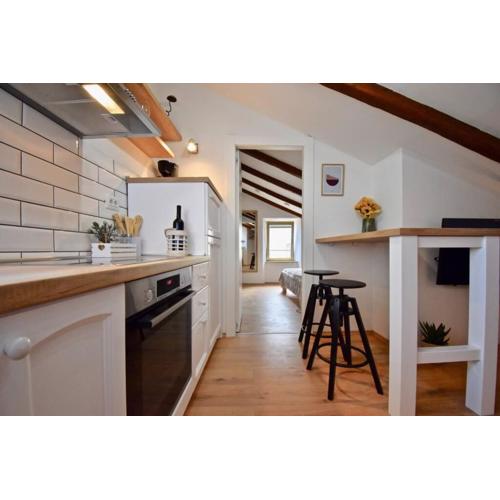 Brand New Top Centre Apartment