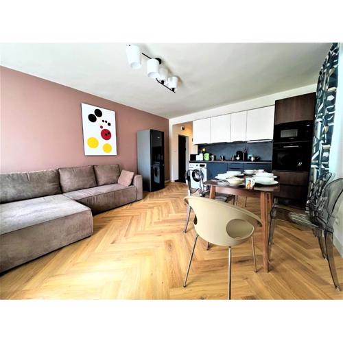 Bravo 5 Holiday Home