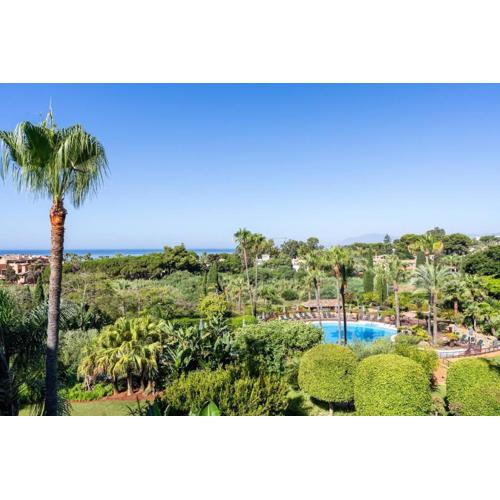 Breath taking views at Las Brisas, 3BR Flat w/Pool