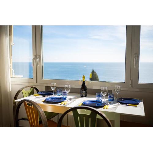 Breathaway Seaview Apartment near Sanremo