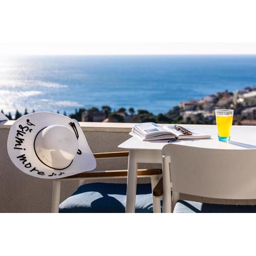 Breathtaking Sea View Apartment Near The Old City