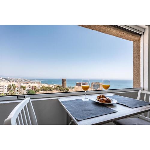 Breathtaking Studio, amazing views, Pool, Beach