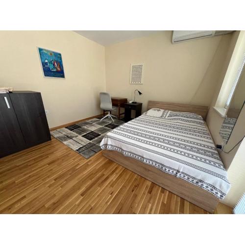 Breeze Reunion Apartment