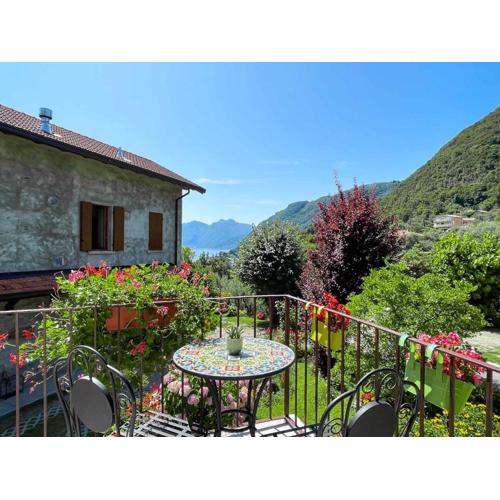 Breva Loft tra gli ulivi ed il lago