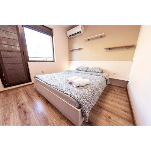 Bright 1BDR Apartment with a Balcony