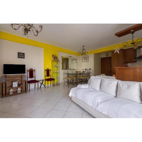 Bright 2 Bedroom Apartment In Nea Smirni