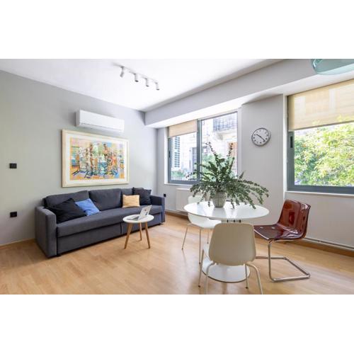 Bright 2BDR Apartment Downtown Exarcheia!