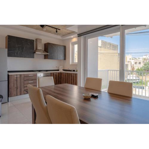 Bright 3BR Getaway Spacious Airy & Family-Friendly