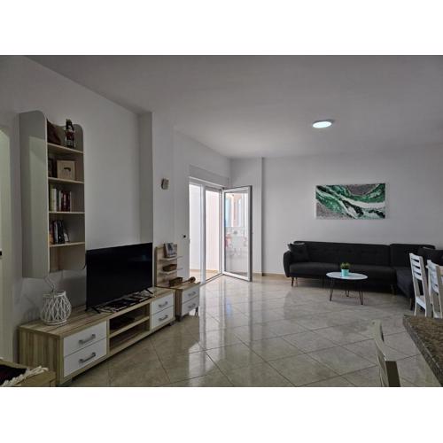 Bright Airy apartment with Stunning Views