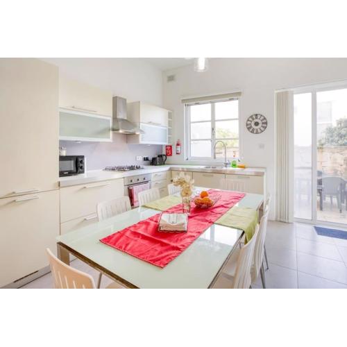 Bright & Airy St. Julian\